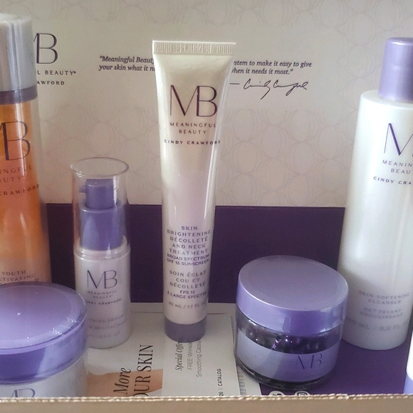 Brand NEW Meaningful Beauty Box Set Plus - Picture 1 of 4